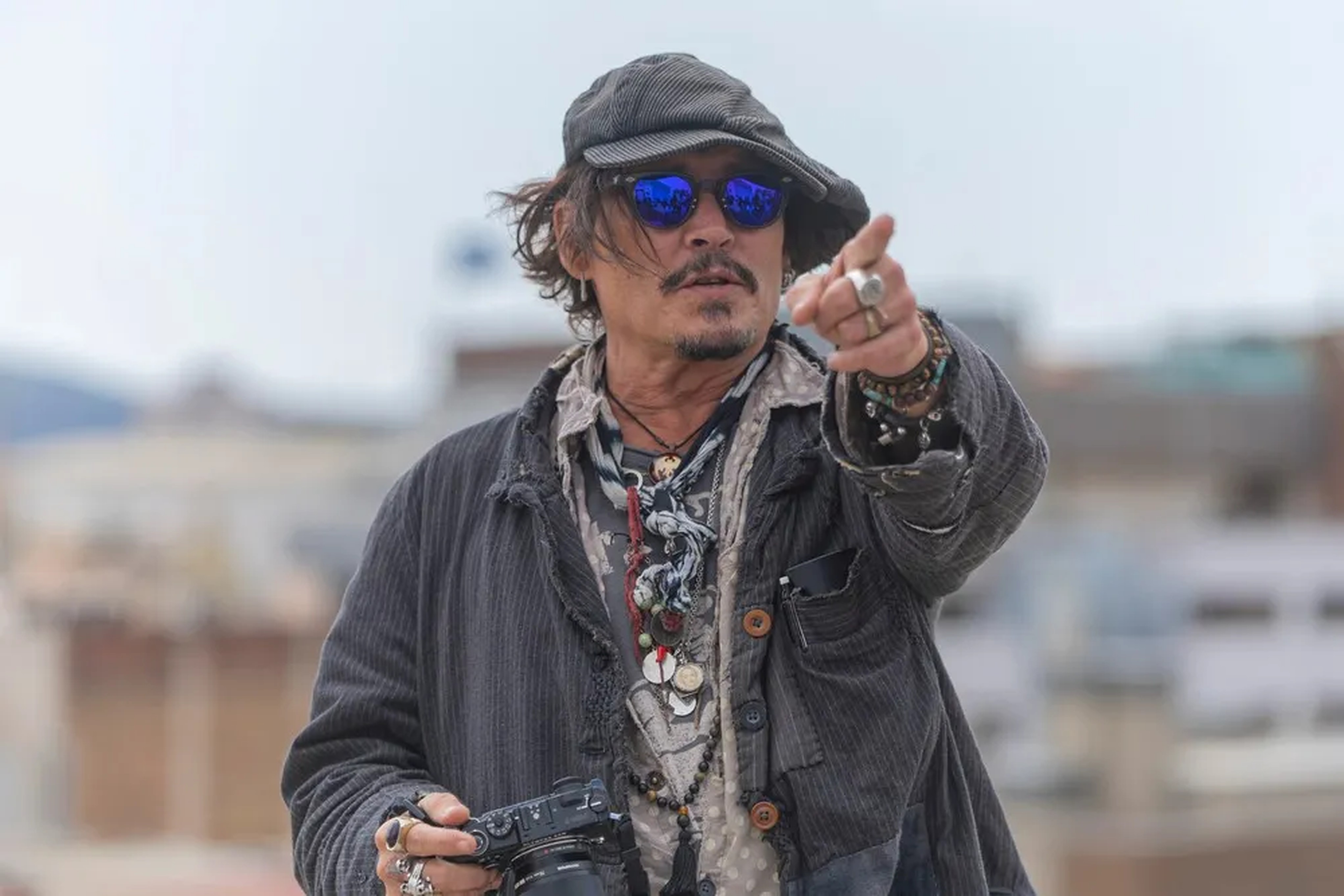 Confira os looks usados por Johnny Depp durante o julgamento