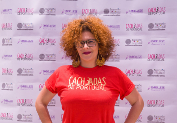 Vera criou o maior grupo do País para ajudar mulheres com cabelos encaracolados