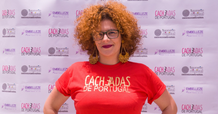 Vera criou o maior grupo do País para ajudar mulheres com cabelos encaracolados