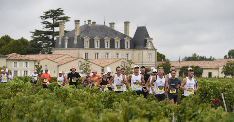 Marathon du Médoc: a maratona onde bebe vinho e come ostras enquanto está a correr