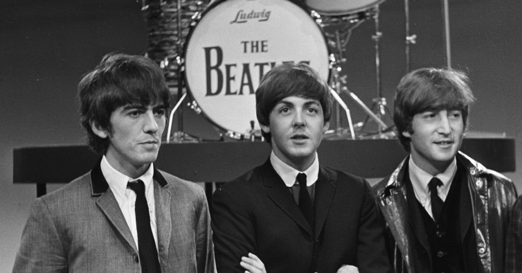Filhos de Paul McCartney e John Lennon juntam-se para fazer canção