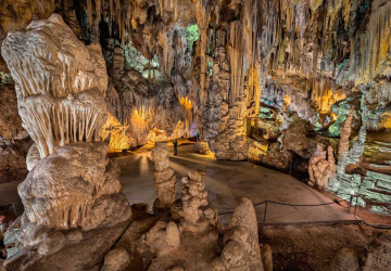É uma das grutas mais incríveis de Espanha — e foi descoberta por acaso
