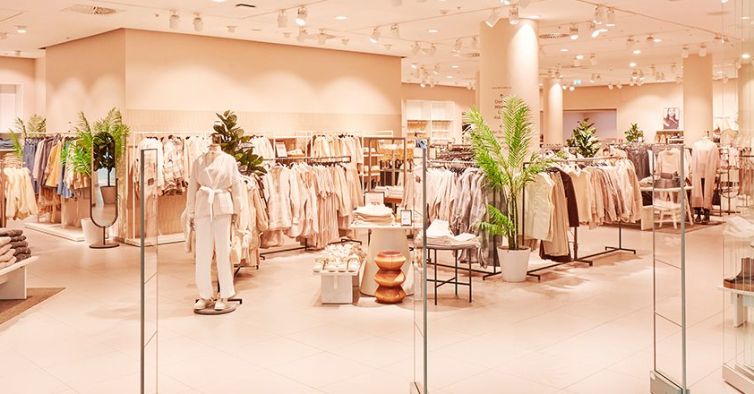 Novo macacão estilo dolce vita da H&M é obrigatório na mala de férias