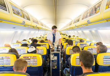 Cliente processa Ryanair pela falta de opção de género não-binário nas reservas