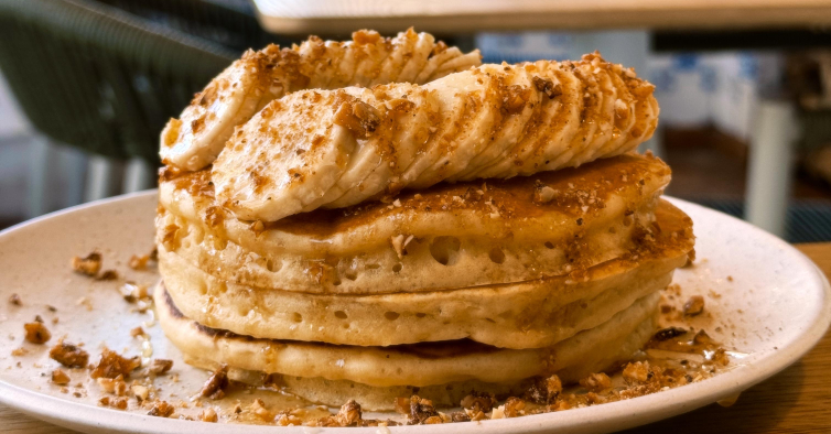 O novo brunch cool de Colares onde pode comer panquecas do almoço ao jantar