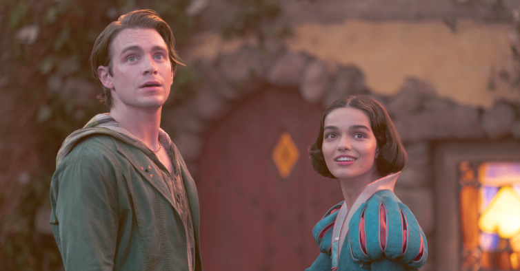 Novo “Branca de Neve” já é considerado um dos piores filmes da história recente do cinema