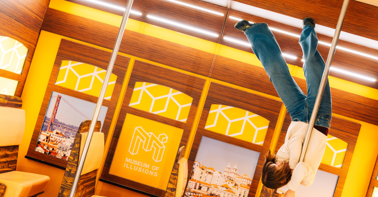 Um túnel mágico e salas que desafiam a gravidade: há um novo museu em Lisboa