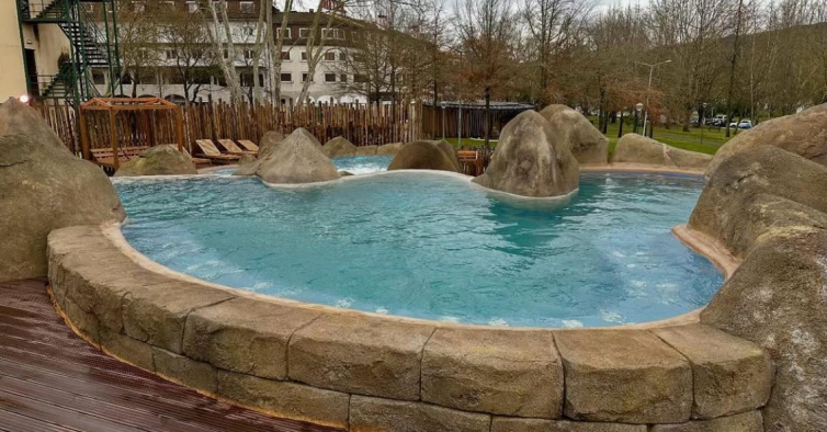 As novas termas de Chaves têm piscinas a céu aberto com água a 76 graus