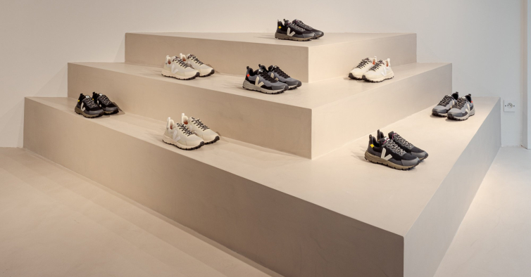 Novo modelo de sapatilhas de corrida da VEJA foi criado em parceria com um designer