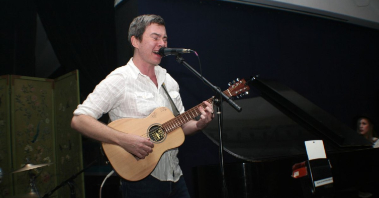 Bill Callahan regressa a Portugal no verão para dois concertos