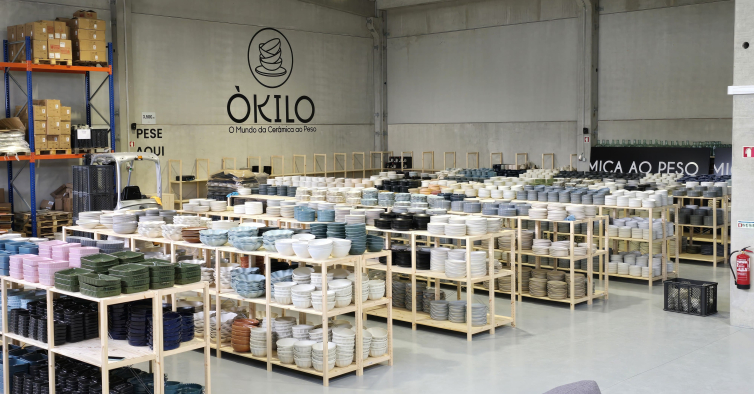 ÒKilo. O mega outlet de louça ao peso em Lisboa onde o quilo custa sempre 3,5€
