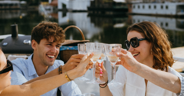 O espumante ideal “para encerrar qualquer festa” custa menos de 7€