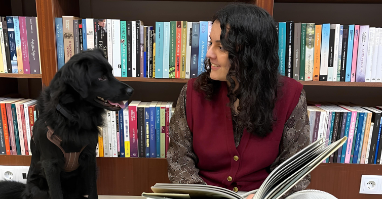 Entre livros e DVD: a nova biblioteca de Belém parece uma loja da Blockbuster