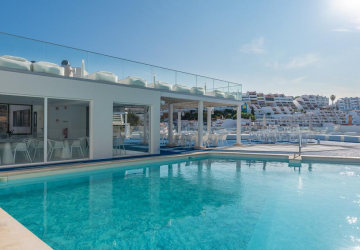 Hotel Indigo reabre em Albufeira com piscina no rooftop e um novo spa