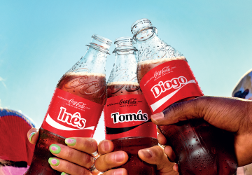 Já viu o seu nome numa Coca-Cola? A icónica campanha da marca está de volta