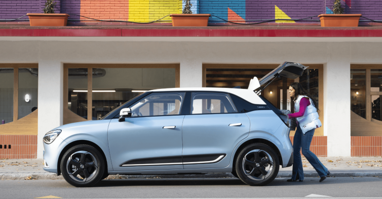 Saia da caixa, entre no BOX. Chegou o carro elétrico da moda