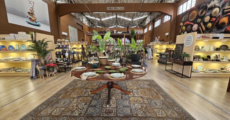 O novo outlet de louça ao peso no Porto é um fenómeno nas redes sociais