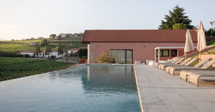 Casa da Lameira: o novo alojamento no Douro que é uma homenagem a 5 irmãs