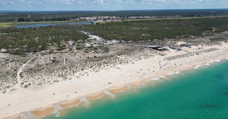 Foram encontrados três engenhos explosivos nas praias da Comporta