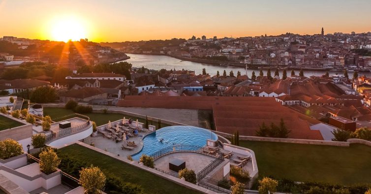 Agosto é mês de almoços de barbecue no The Yeatman