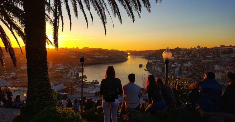 Calor extremo coloca vários distritos do norte do País sob aviso vermelho